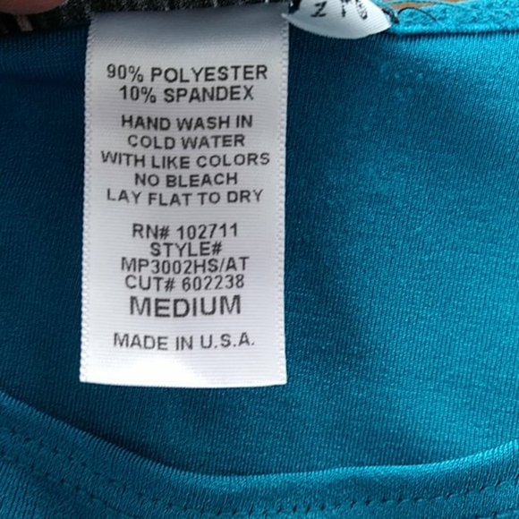 Eye Catching Green Tank Top w/ Tan Floral Accents - Picture 3 of 9